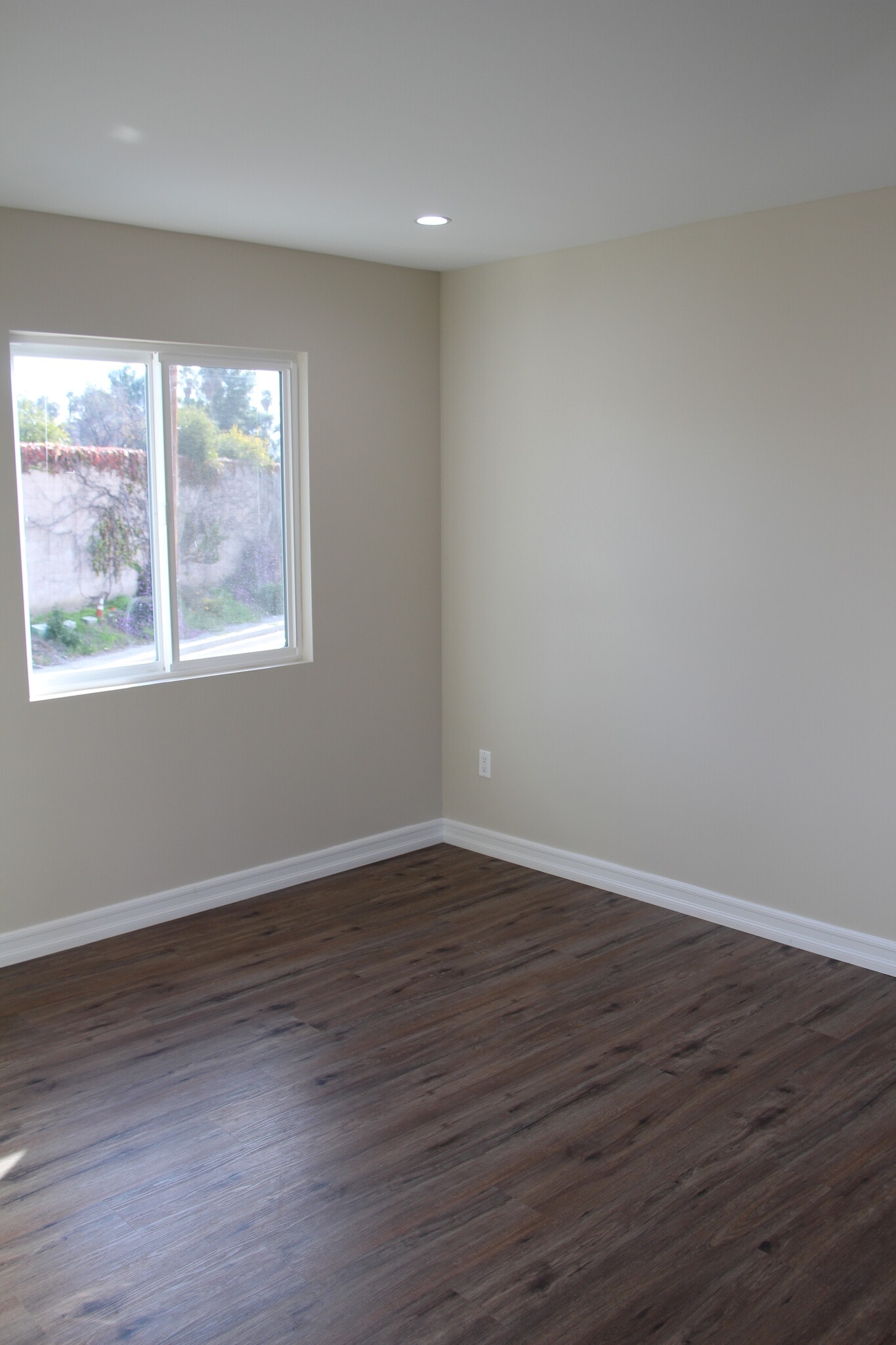 Building Photo - 15433 Huston St