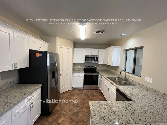 Building Photo - 12302 W Dreyfus Dr