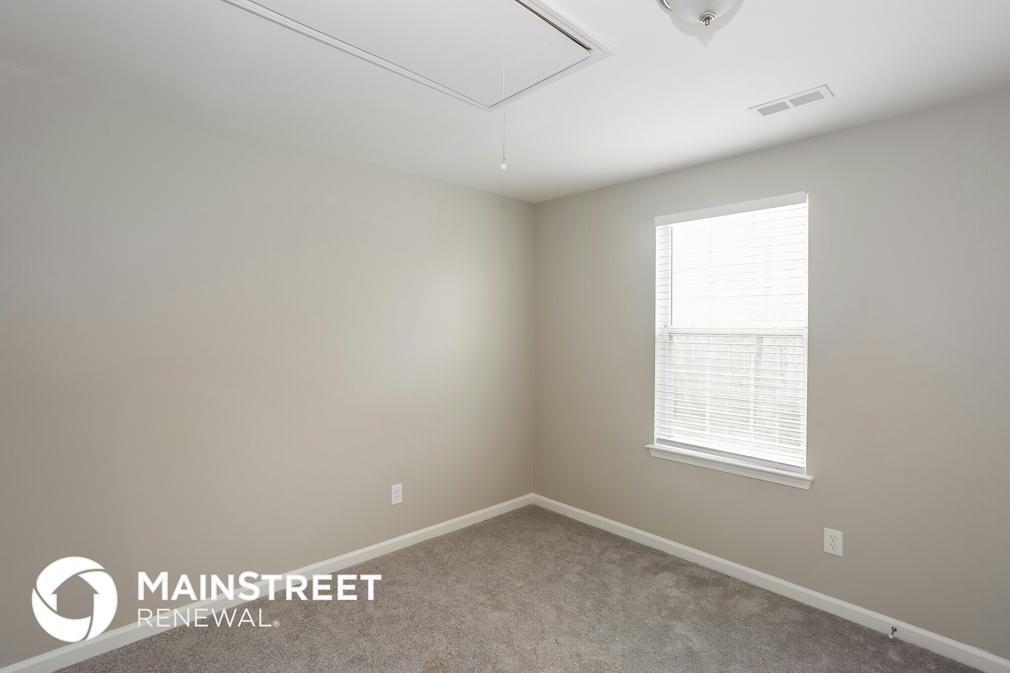 Building Photo - 3030 Edmonton Pl