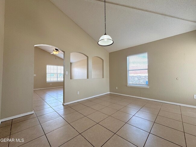 Building Photo - 7504 Howard St