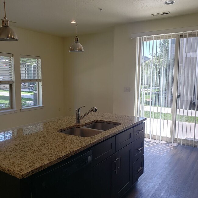 Building Photo - SAW1530A