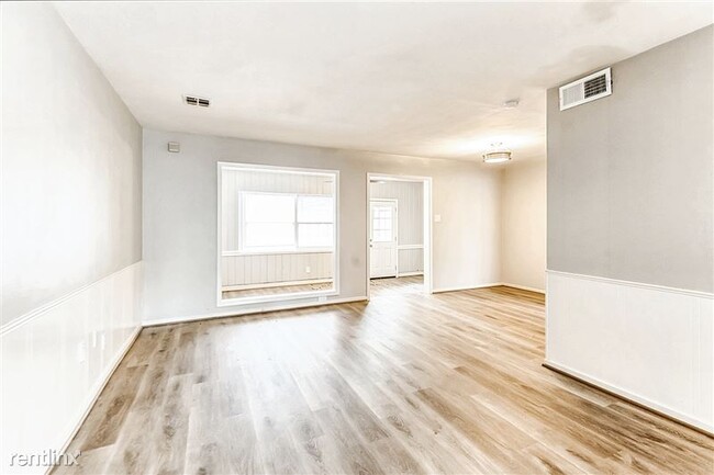 Building Photo - 4137 Woodfin St