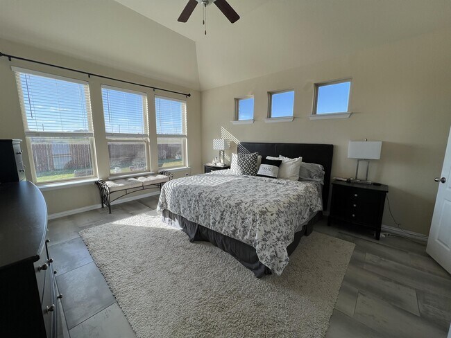 Building Photo - 200 Hot Spring Valley