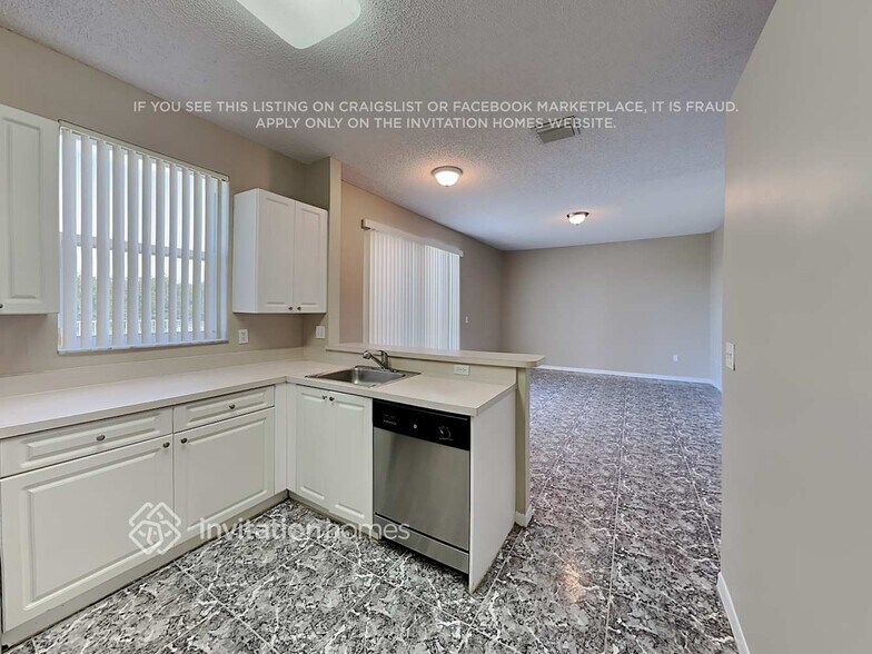 Building Photo - 15106 NW 6th Ct