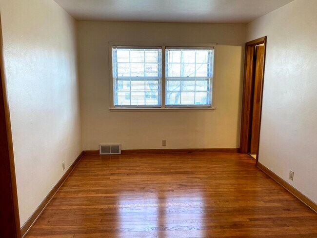 Building Photo - 1322 Harding Ave