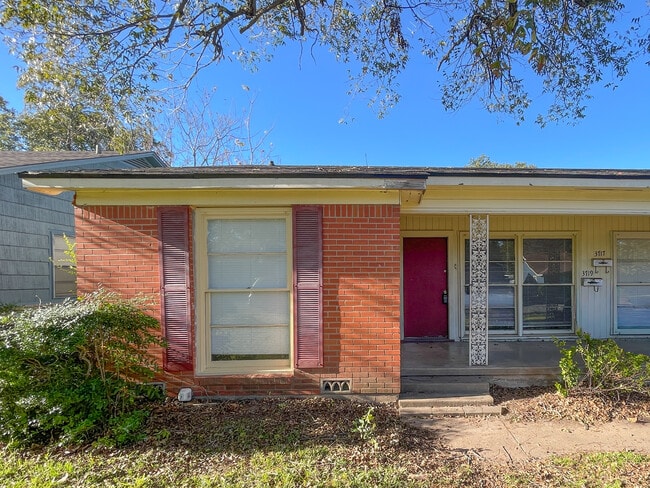 Building Photo - 3719 Parkwood St