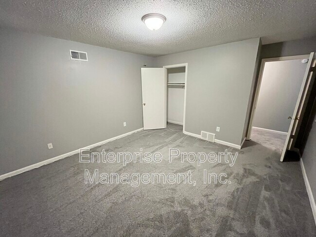 Building Photo - 1365 Garden Rd