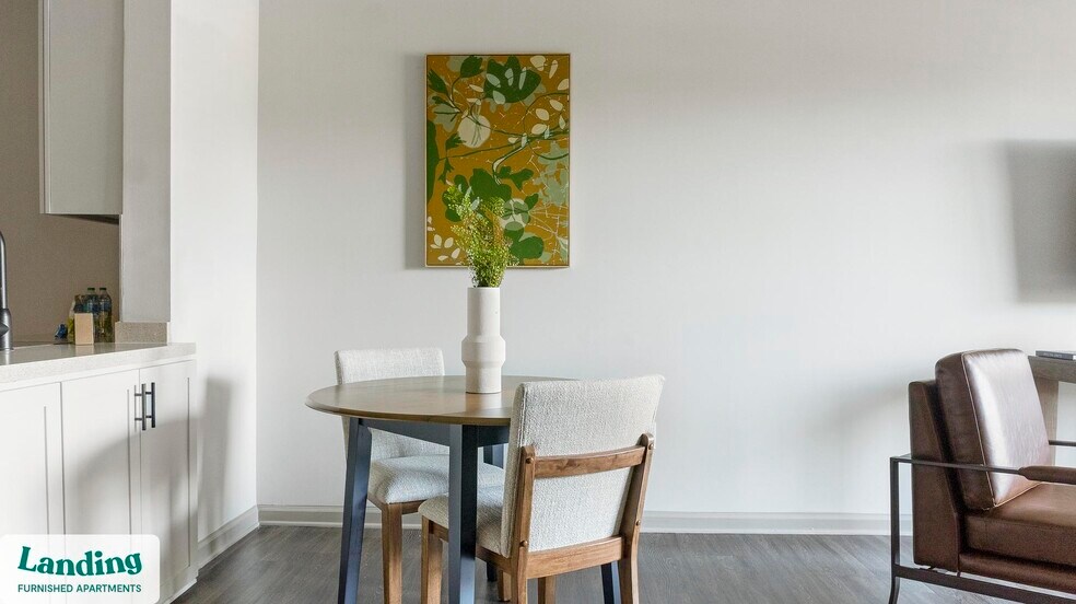 Building Photo - 900 E Six Forks Rd