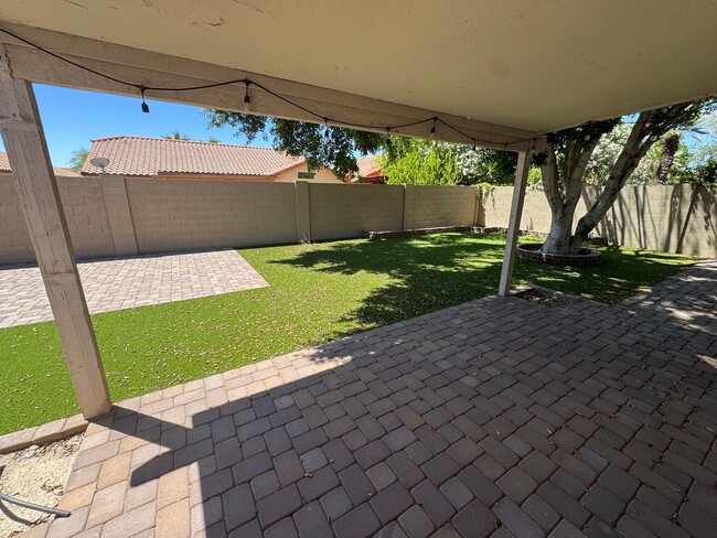 Building Photo - Beautiful & Cozy Chandler Home!