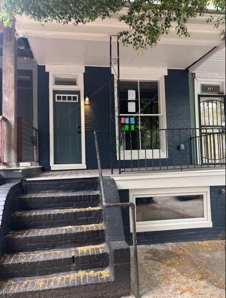Building Photo - BEAUTIFULLY RENOVATED on the best block in Remington!