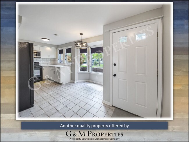 Building Photo - 2-Bd Townhome - On University Avenue!