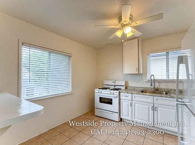 Building Photo - 906 Edgewood St