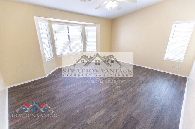 Building Photo - 11754 W Belmont Dr