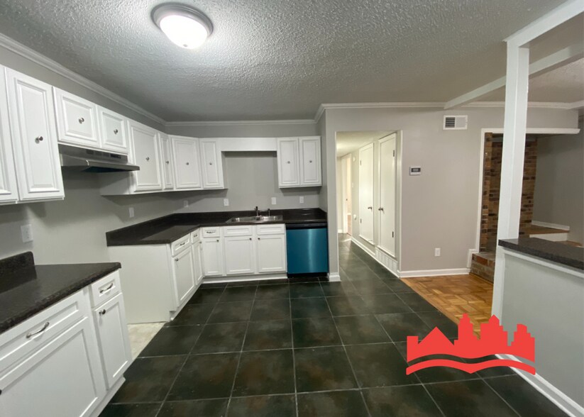 Building Photo - 4242 Escrow St