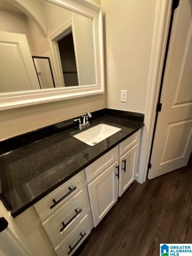 Building Photo - 4303 Lennox Ct