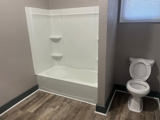 Building Photo - 618 Clarke St