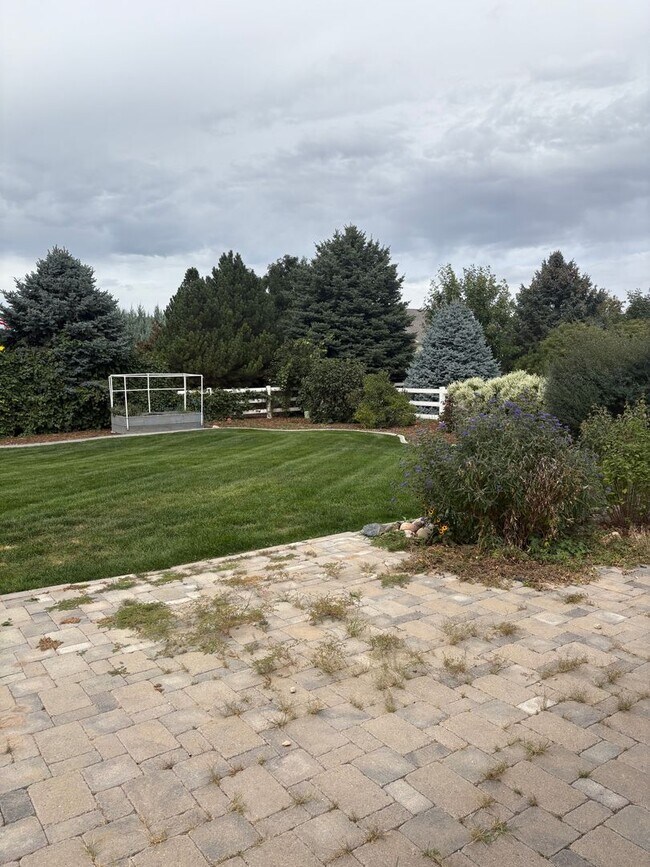 Building Photo - Welcome to your new home in the heart of S...