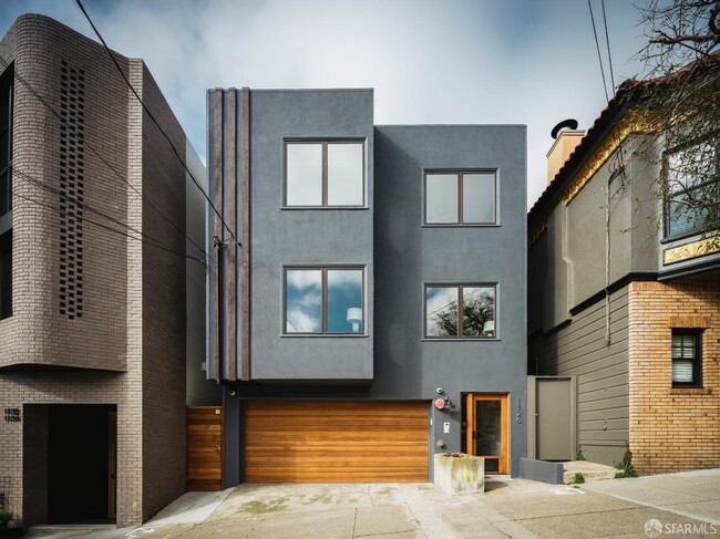 Building Photo - 1126 Sanchez St