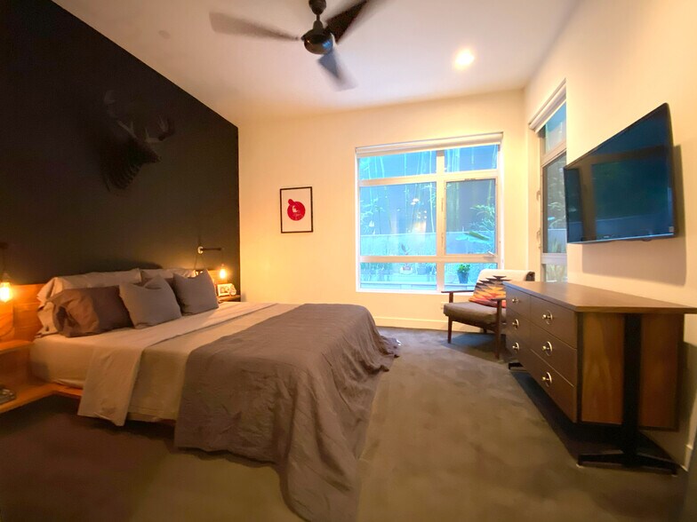 Primary bed - 6001 Carlton Way