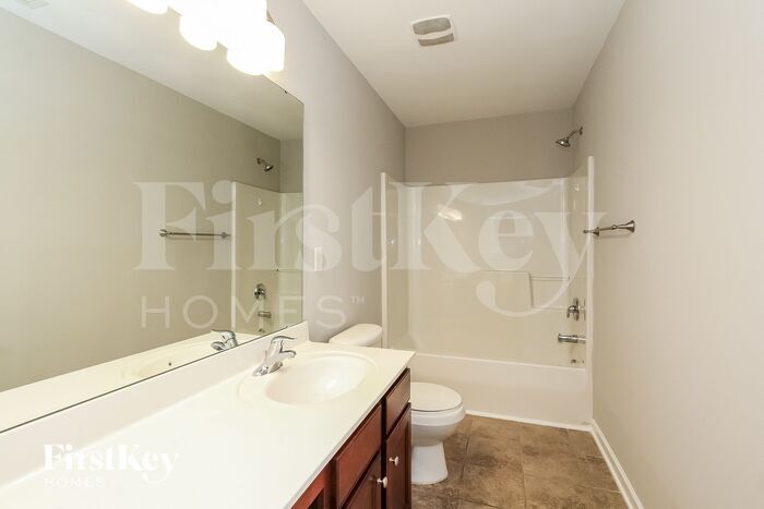 Building Photo - 12828 Coral Sunrise Dr
