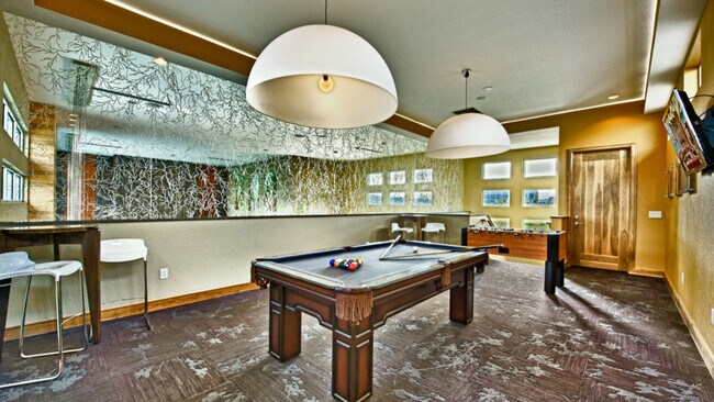 Building Photo - 550 Viridian Dr