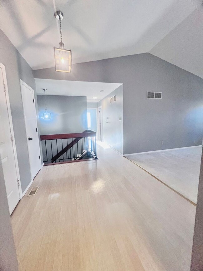 Building Photo - Perfect Nestled Condo Call Now!