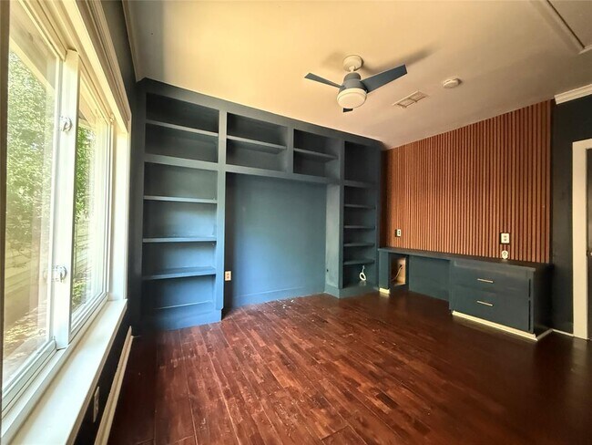 Building Photo - 4606 Depew Ave