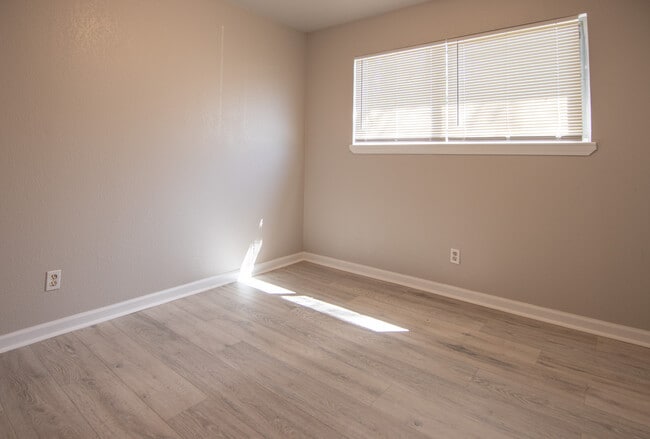 Building Photo - 3714 Ridgemont Dr