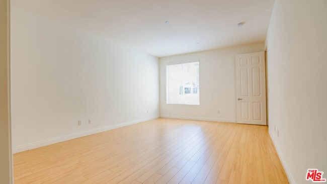 Building Photo - 4100 Wilshire Blvd