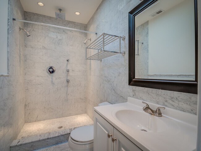 Building Photo - 1022 Park Rd NW