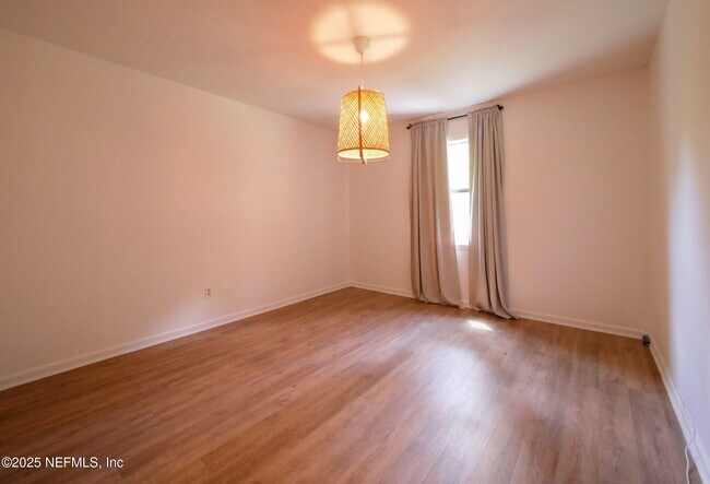 Building Photo - 231 Otterwood Ct