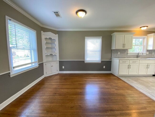Building Photo - Nicely updated home in High Point Terrace