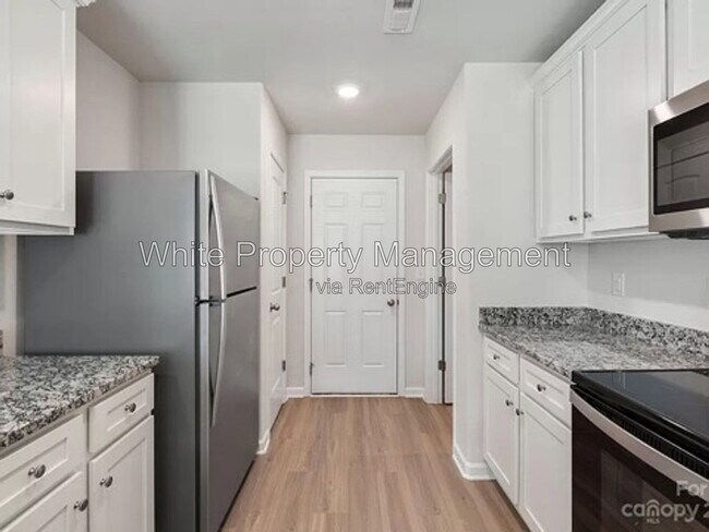 Building Photo - 1637 Nia Rd