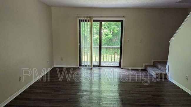 Building Photo - 6071 In the Pines Dr SE