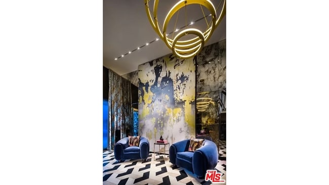 Building Photo - 1050 S Grand Ave