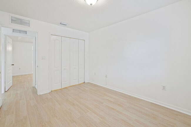 Building Photo - Cutler Bay Townhouse