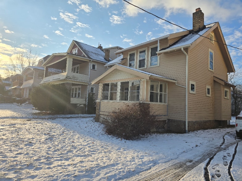 Building Photo - 1724 Cliffview Rd