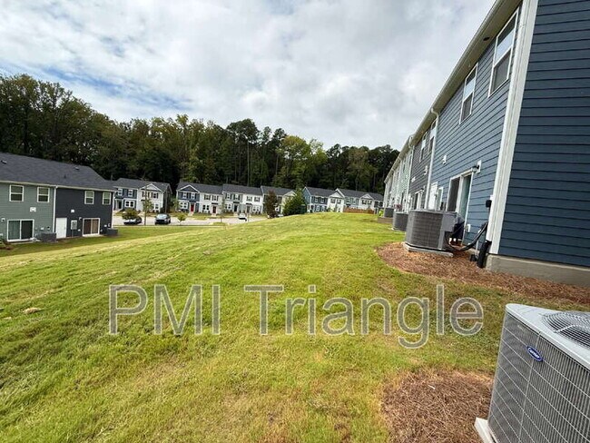 Building Photo - 332 Hacksaw Trl