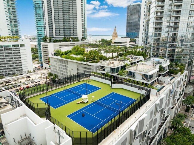 Building Photo - 851 NE 1st Ave