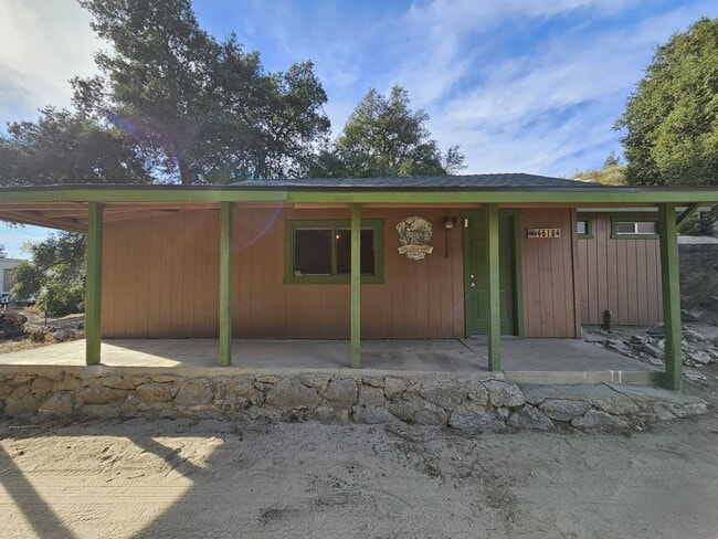 Building Photo - 46184 Park Dr