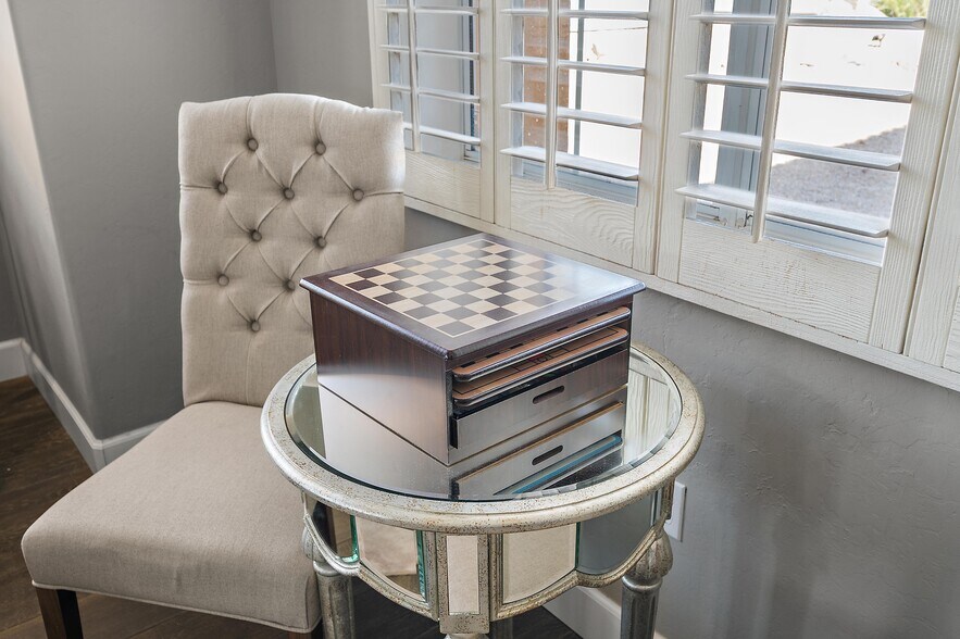 Building Photo - 13010 E Shangri La Rd