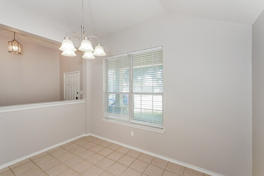 Building Photo - 7617 Rainbow Creek Dr