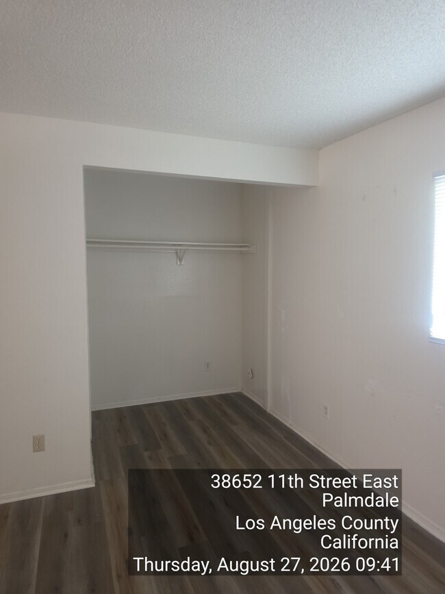 Building Photo - 38652 11th St E