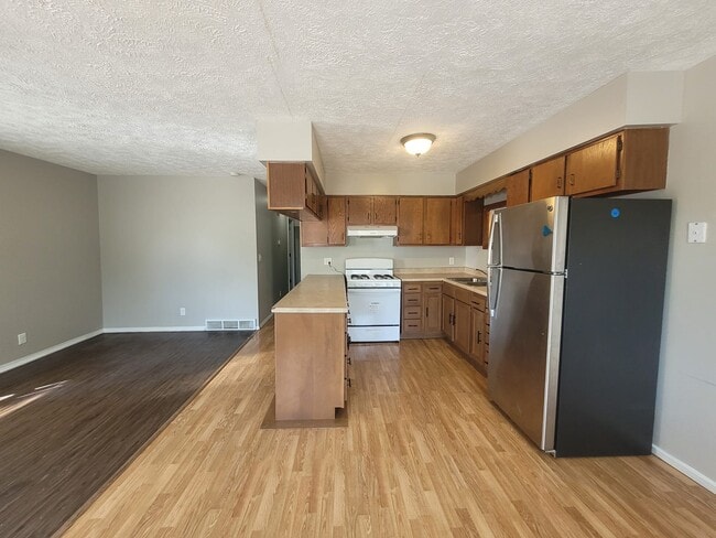 Building Photo - 612 N Washington St