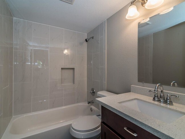 Building Photo - 1819 Cove Park Dr