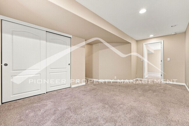 Building Photo - 6583 S Irvington Way