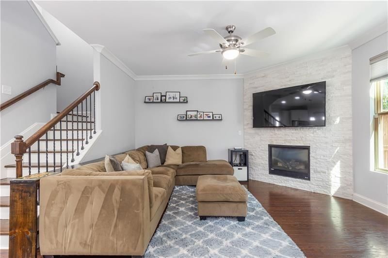 Building Photo - 1618 Longmoor Ln
