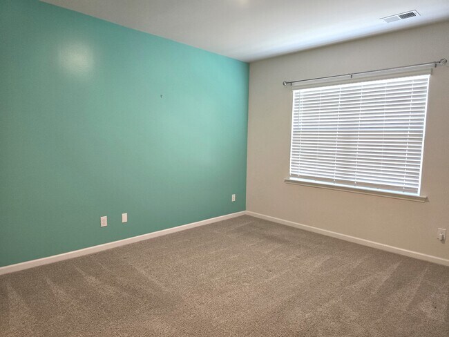 Building Photo - 276 Olivia Ct