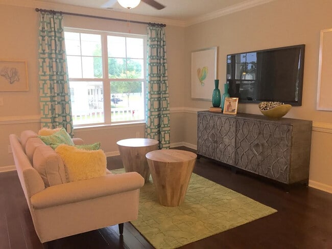 Building Photo - 501 Evening Star Dr