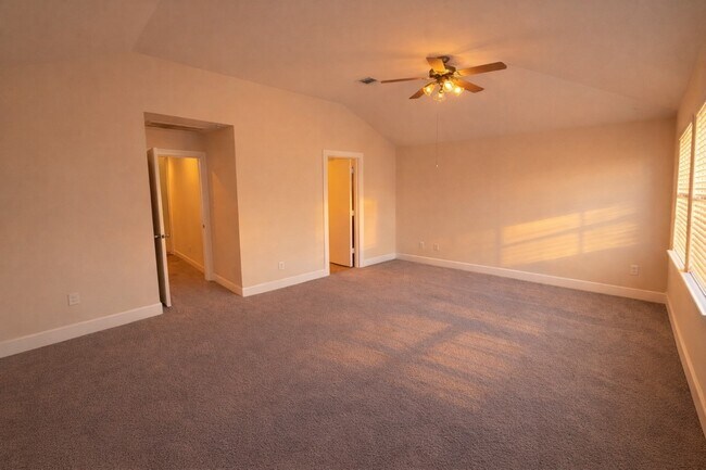 Building Photo - 2710 Hullsmith Dr